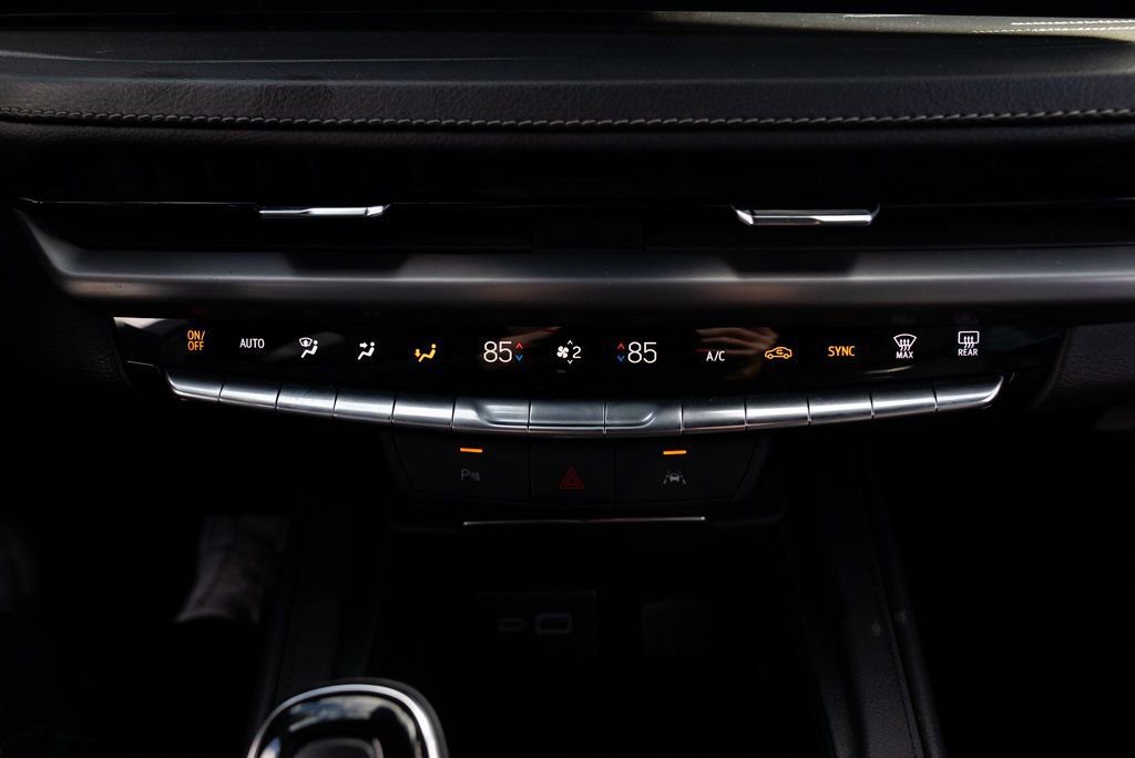 Used 2023 Cadillac XT4 Premium Luxury image 15