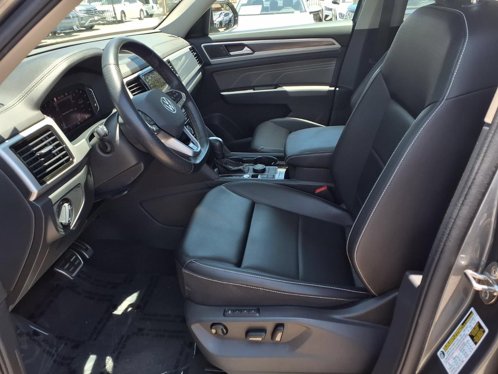 Certified 2023 Volkswagen Atlas SEL R-Line AWD/4WD image 20