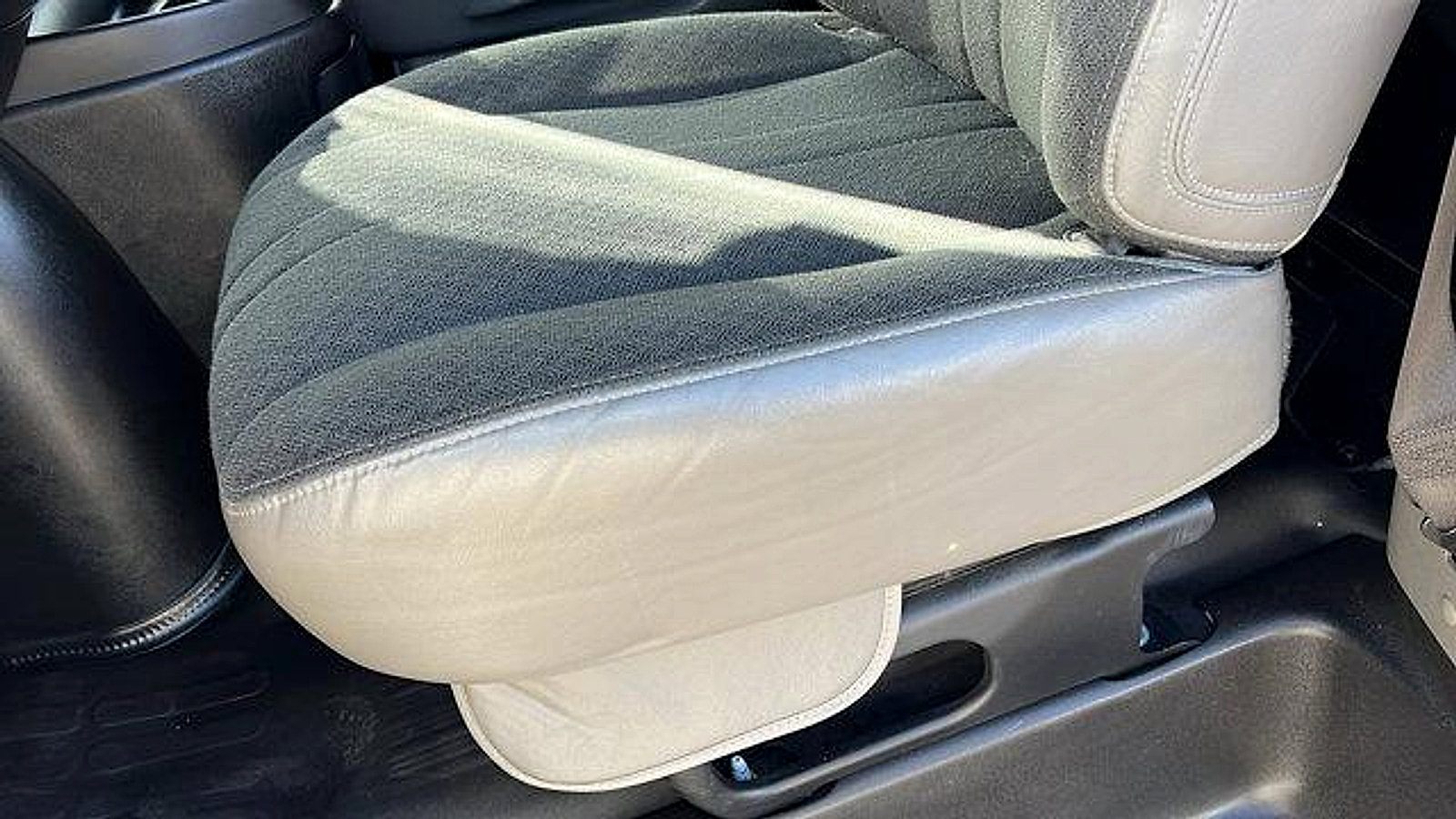 Certified 2022 Chevrolet Express 2500 RWD 2500 Regular Wheelbase WT w/ Driver Convenience Package image 19