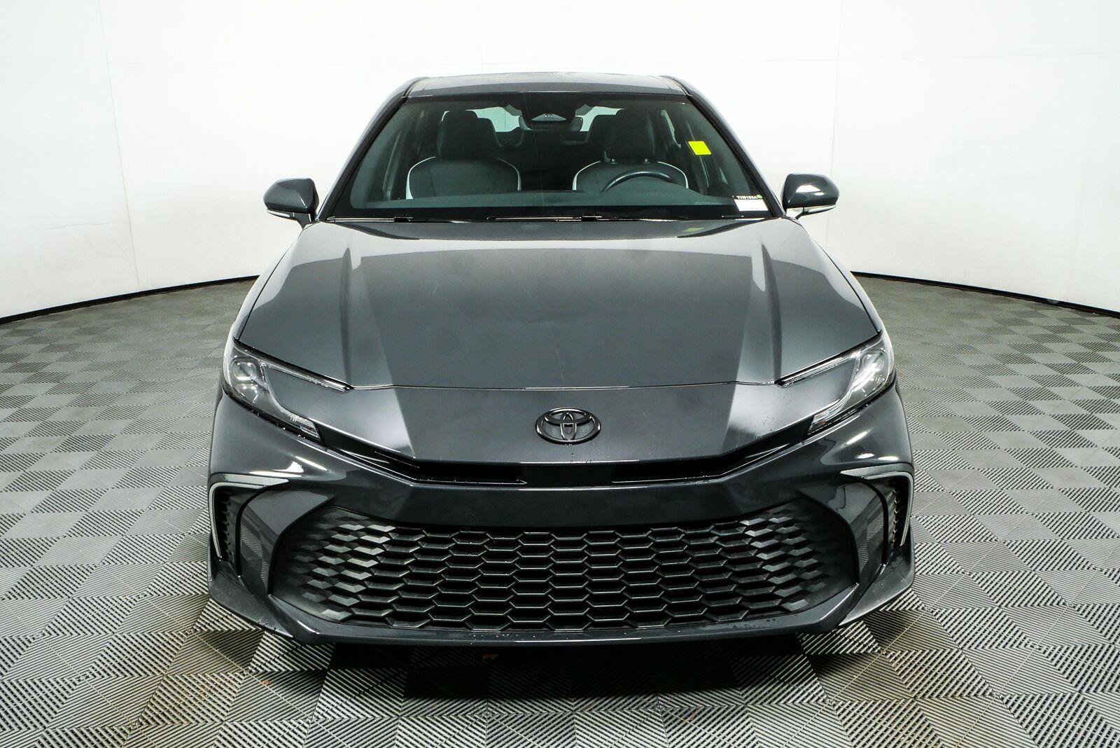 Used 2025 Toyota Camry SE w/ Convenience Package FWD image 25
