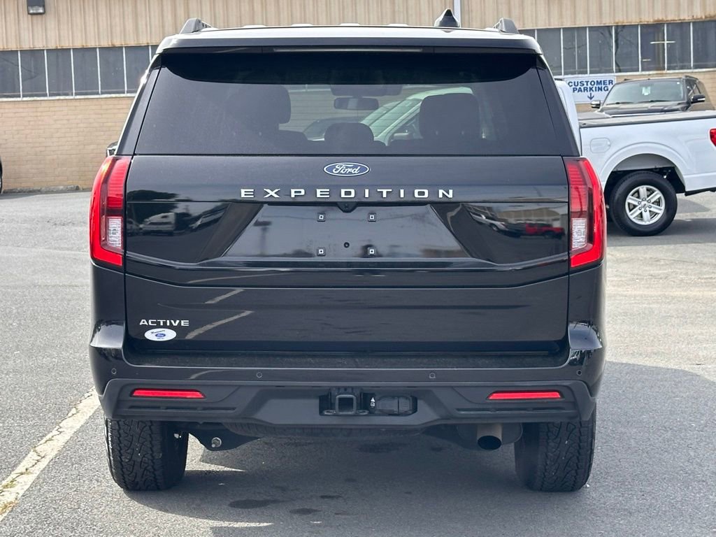 Used 2025 Ford Expedition Active image 8