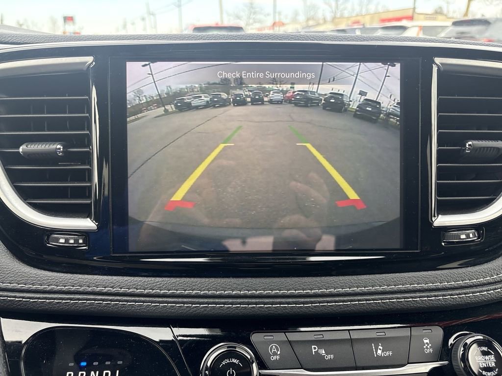 Used 2025 Chrysler Pacifica Limited FWD image 23