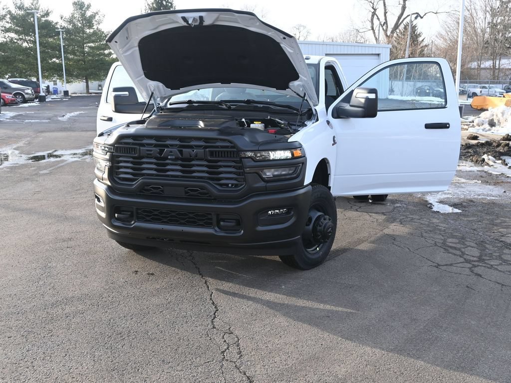 New 2026 RAM 3500 Tradesman AWD/4WD image 9