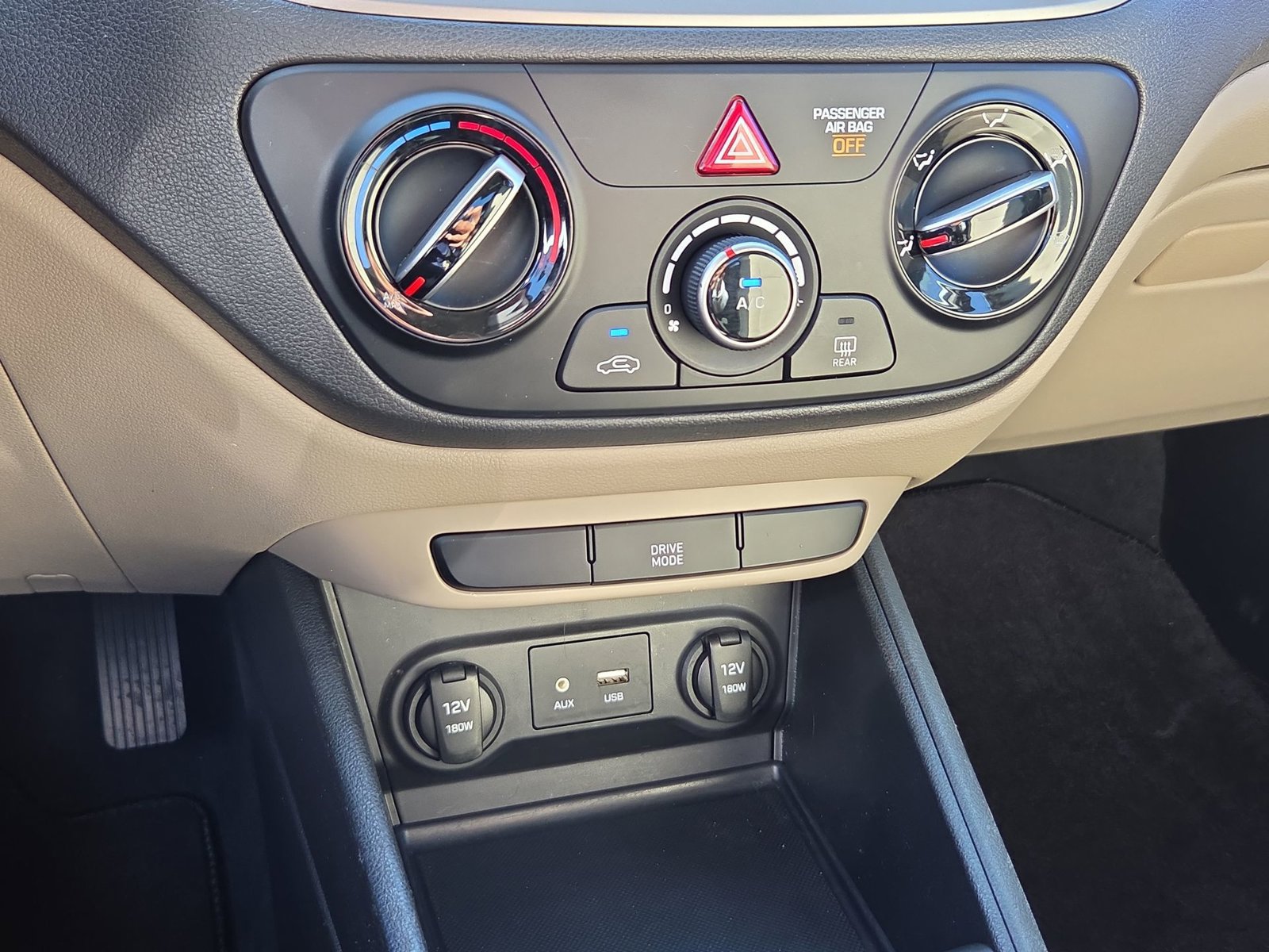 Used 2020 Hyundai Accent SE w/ Cargo Package FWD image 32