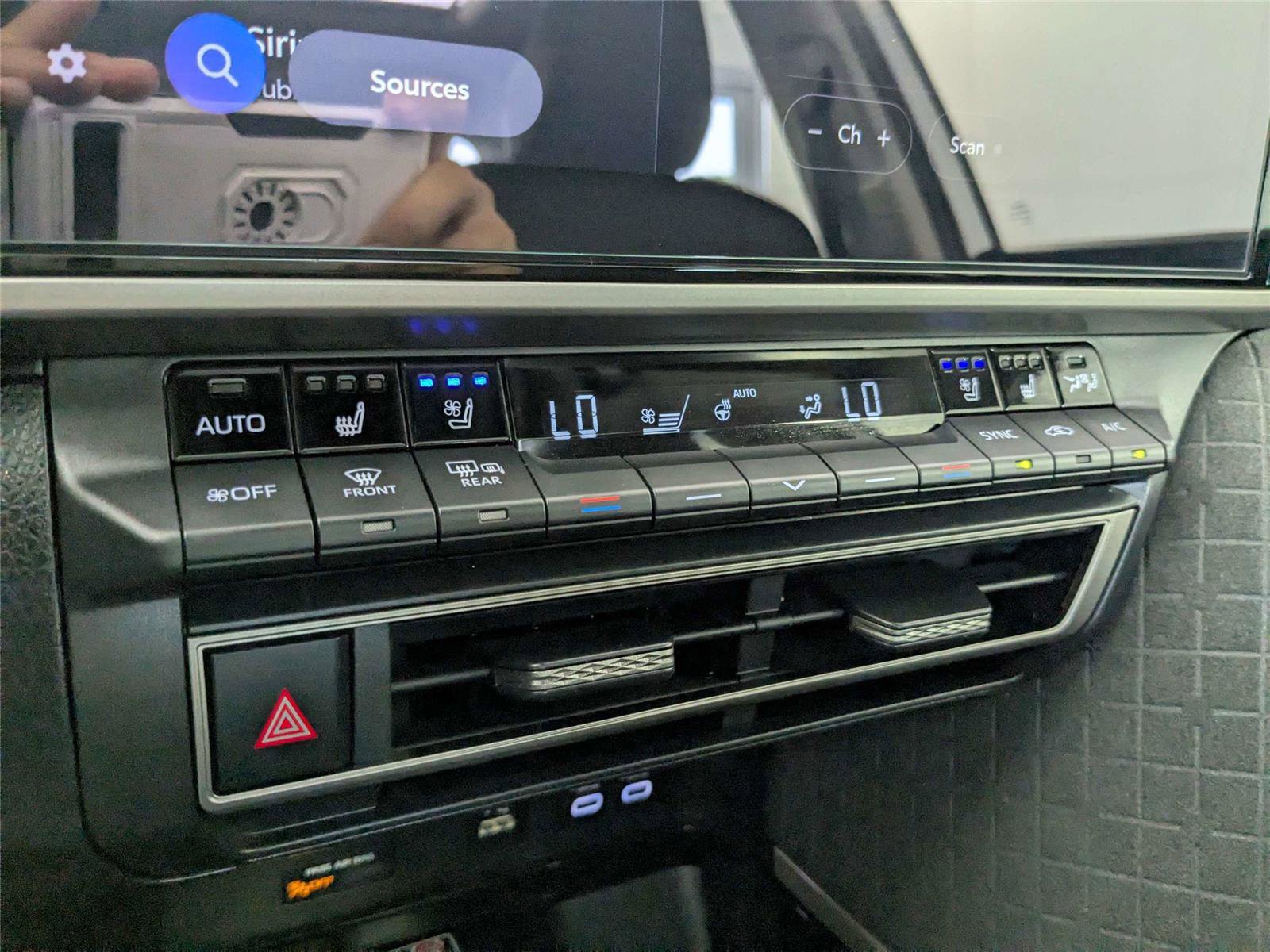 Certified 2025 Toyota Camry XLE w/ Premium Plus Package image 20