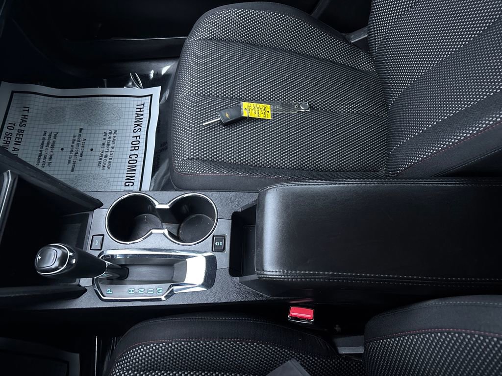 Used 2017 Chevrolet Equinox L image 29