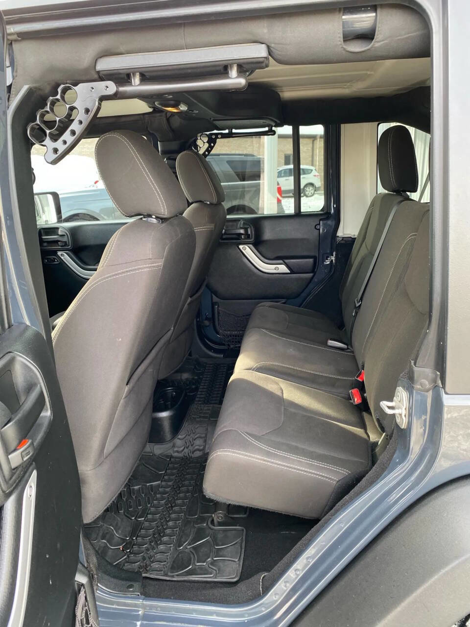 Used 2017 Jeep Wrangler Unlimited Rubicon w/ Cold Weather Group image 22