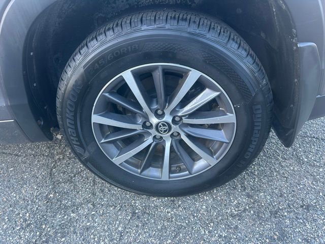 Used 2018 Toyota Highlander XLE AWD/4WD image 7