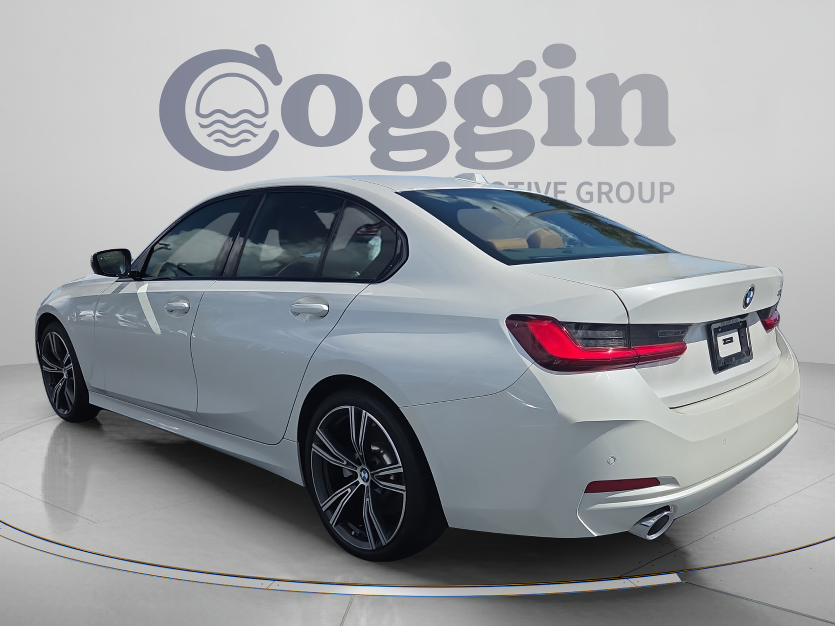 Used 2023 BMW 330i Sedan w/ Premium Package RWD image 3