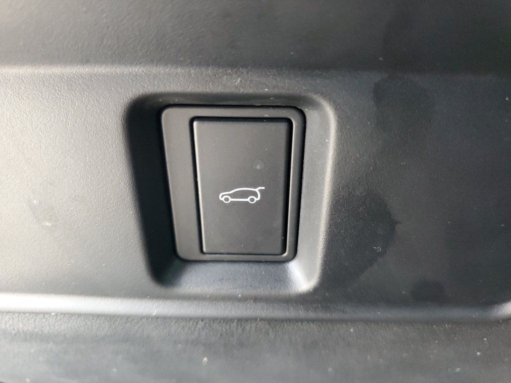 Used 2026 Land Rover Discovery Sport Landmark AWD/4WD image 16