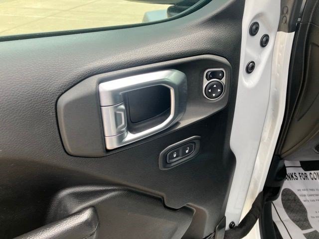 Used 2024 Jeep Wrangler Unlimited Rubicon w/ Convenience Group AWD/4WD image 12