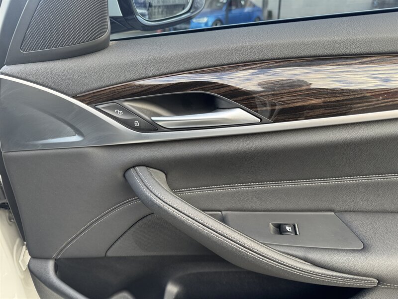 Used 2023 BMW 530i w/ Convenience Package RWD image 43