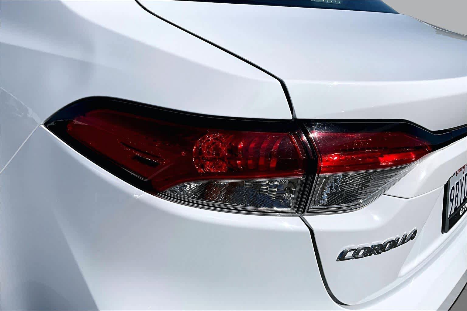 Certified 2021 Toyota Corolla LE FWD image 28