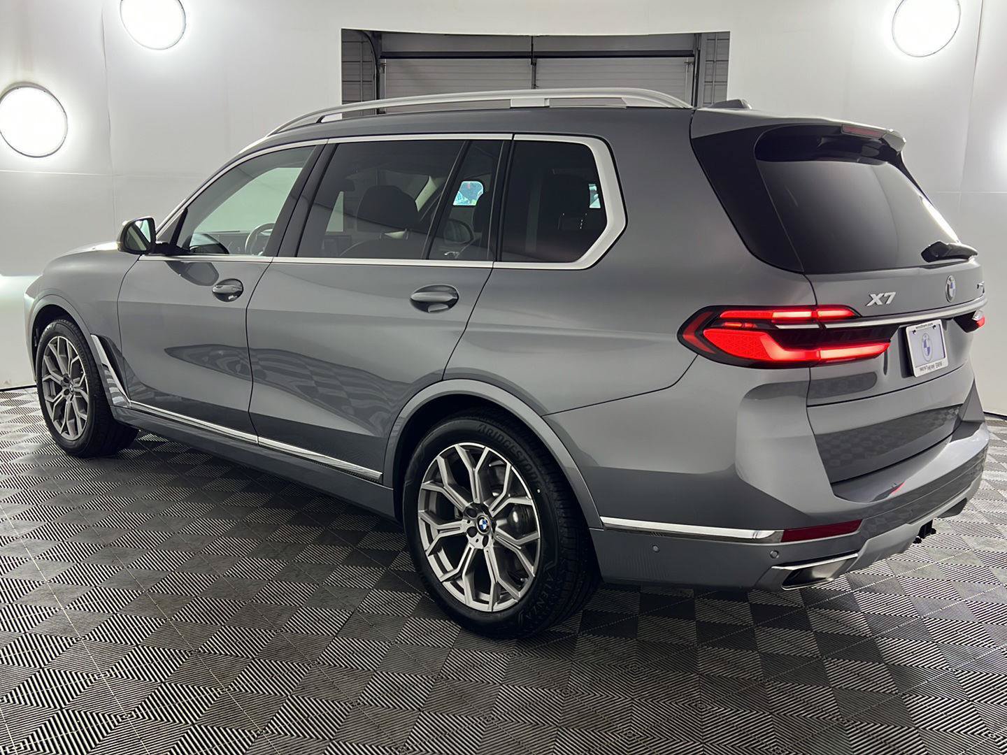Certified 2024 BMW X7 xDrive40i w/ Premium Package AWD/4WD image 9
