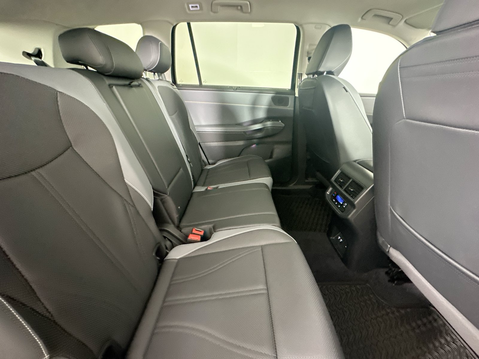 New 2027 Volkswagen Atlas SE AWD/4WD image 43