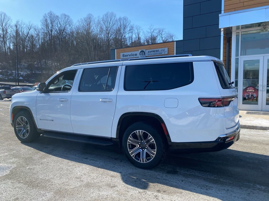 Used 2024 Jeep Wagoneer L Series II w/ Flexible Seating Group image 3