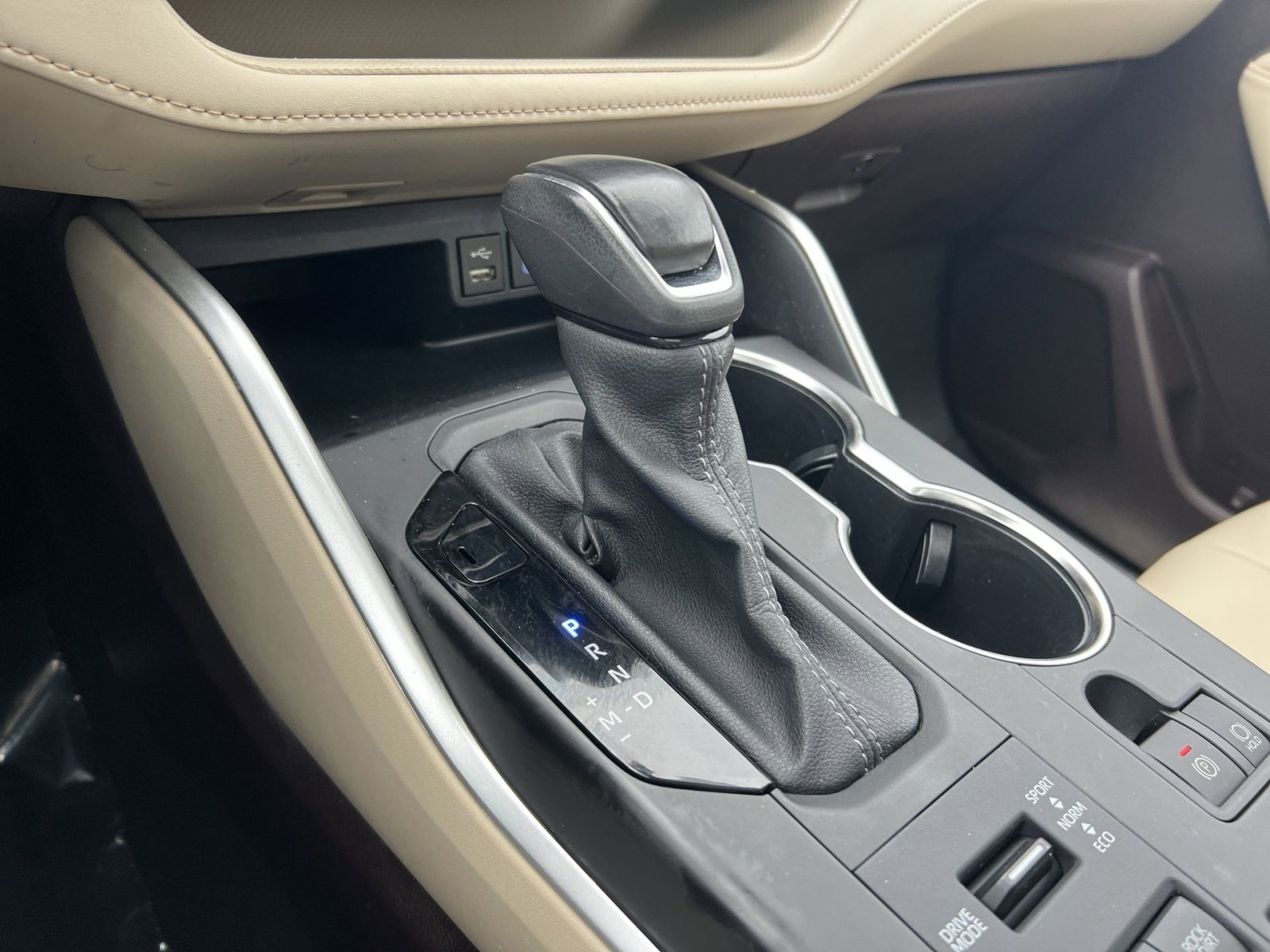 Used 2022 Toyota Highlander XLE image 21