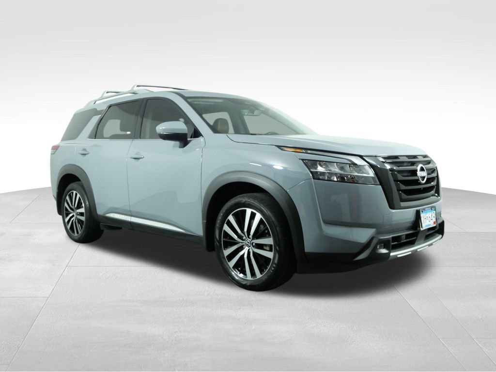Used 2023 Nissan Pathfinder Platinum AWD/4WD image 2