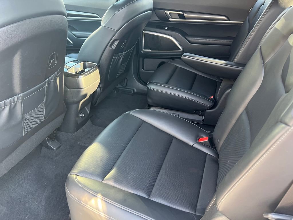Used 2025 Kia Telluride S image 12