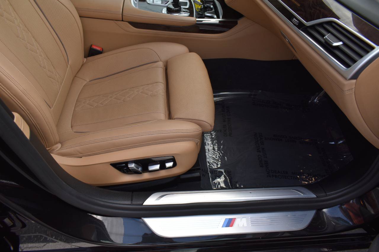 Used 2019 BMW 750i w/ Executive Package RWD image 30