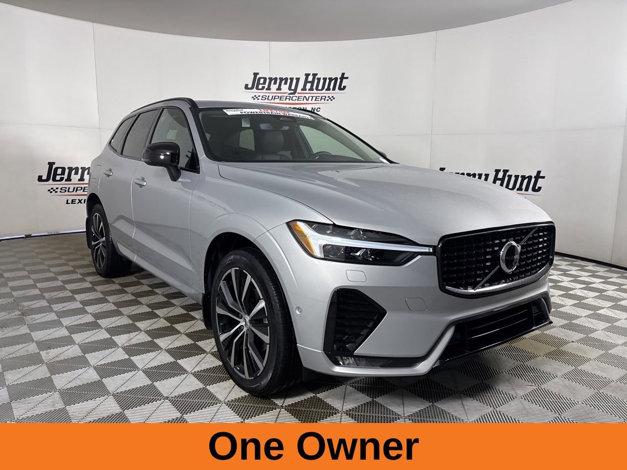 Used 2023 Volvo XC60 B5 Ultimate image 4