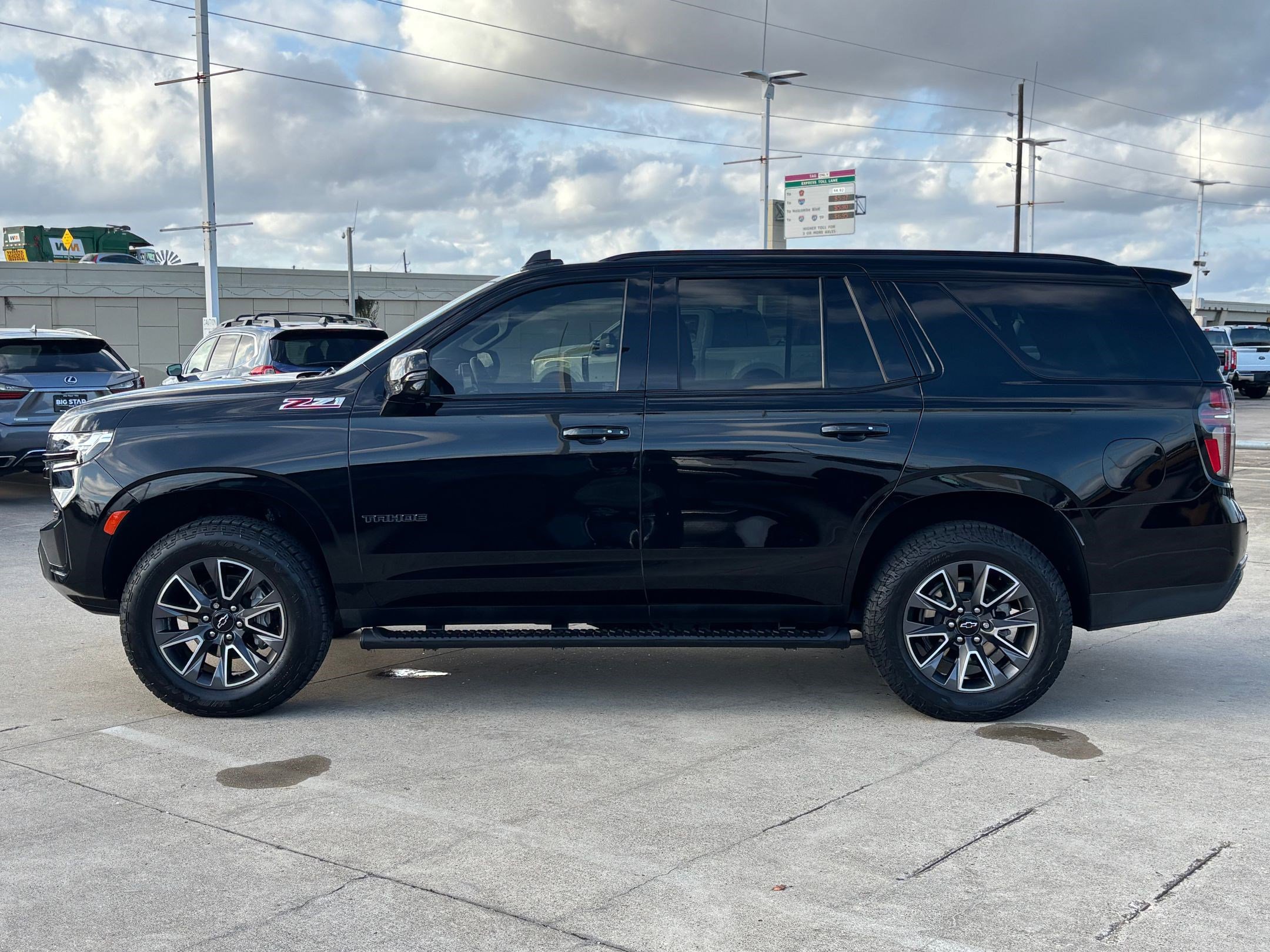 Used 2023 Chevrolet Tahoe Z71 w/ Off-Road Capability Package image 7