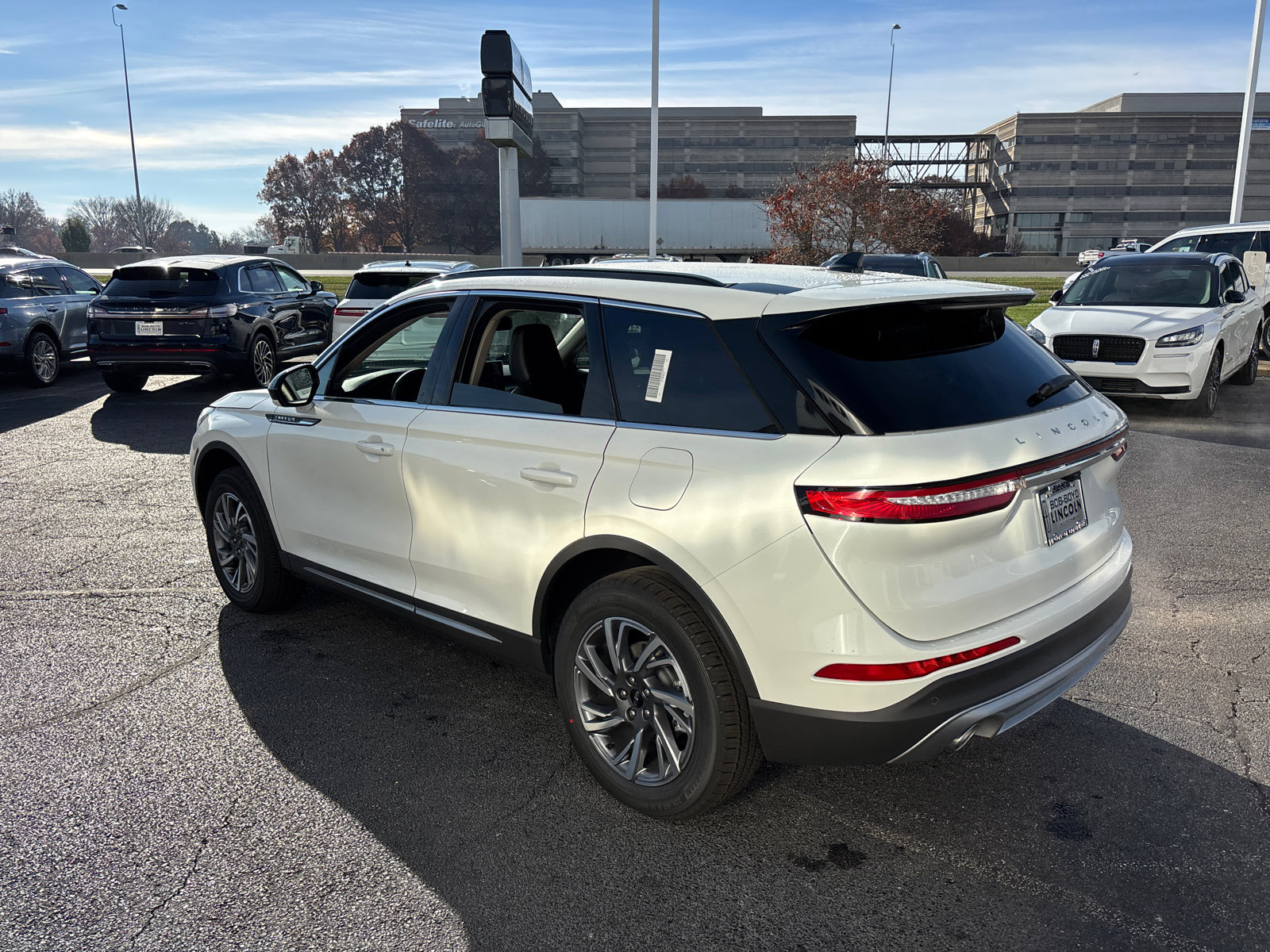 New 2026 Lincoln Corsair Premiere image 5