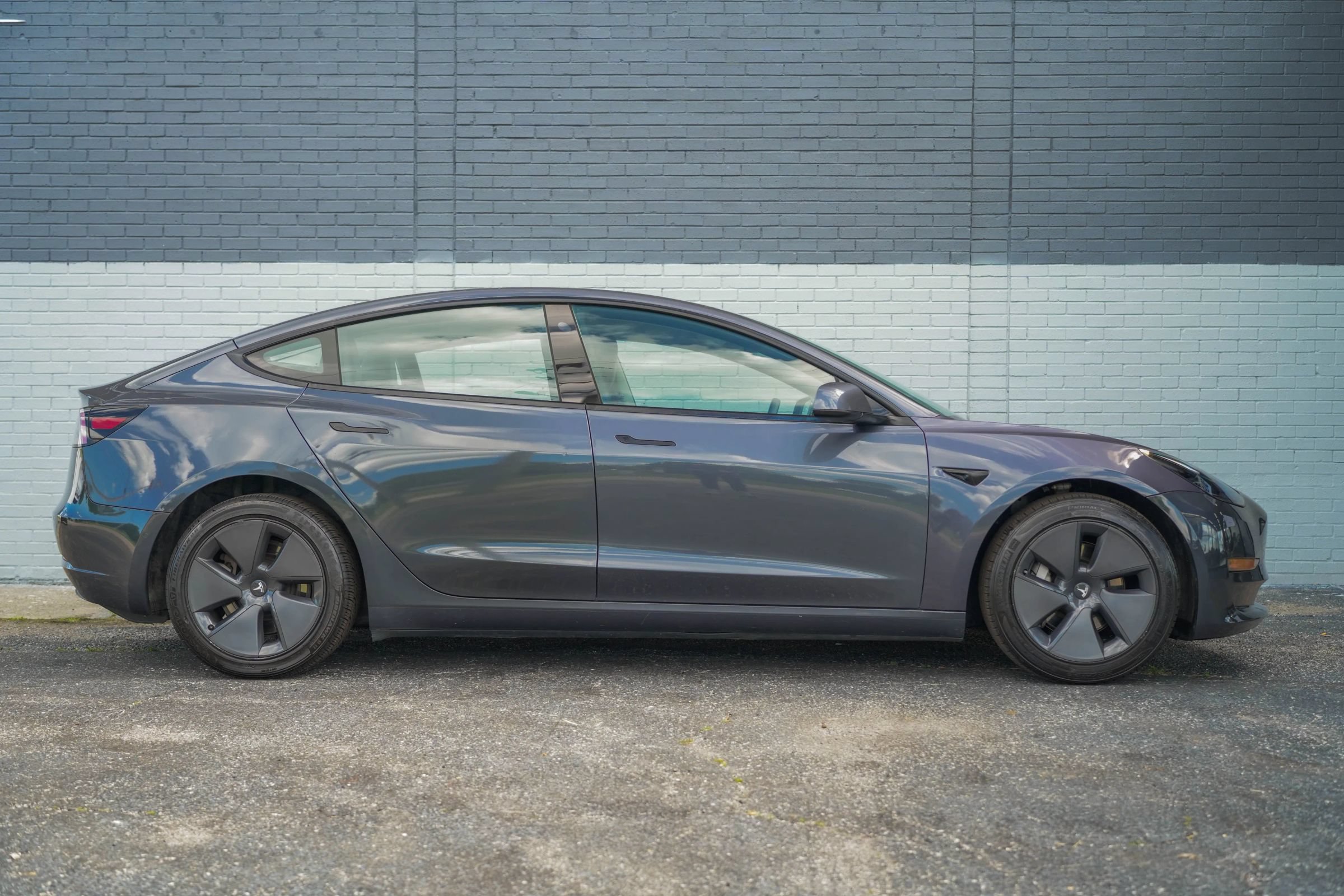 Used 2022 Tesla Model 3 Standard Range RWD image 4