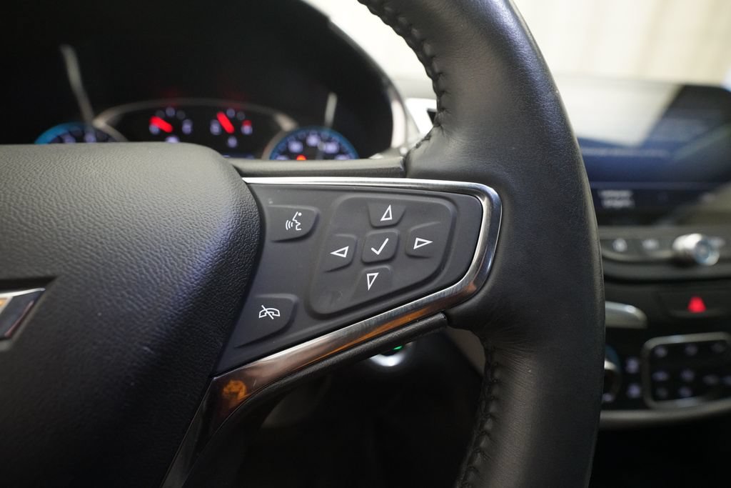 Used 2020 Chevrolet Equinox Premier w/ LPO, Floor Liner Package FWD image 19