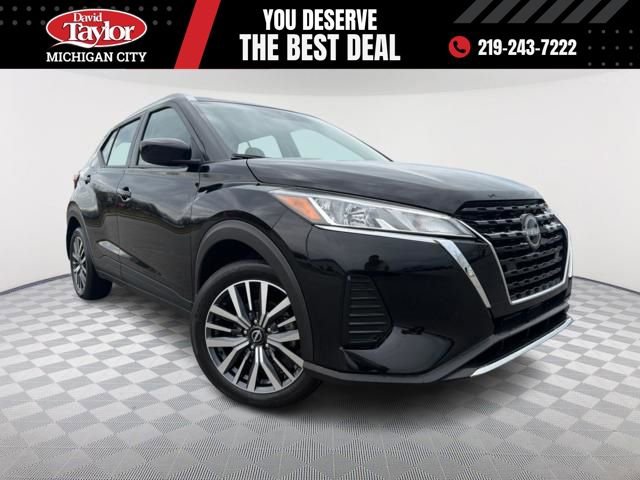Used 2023 Nissan Kicks SV image 1