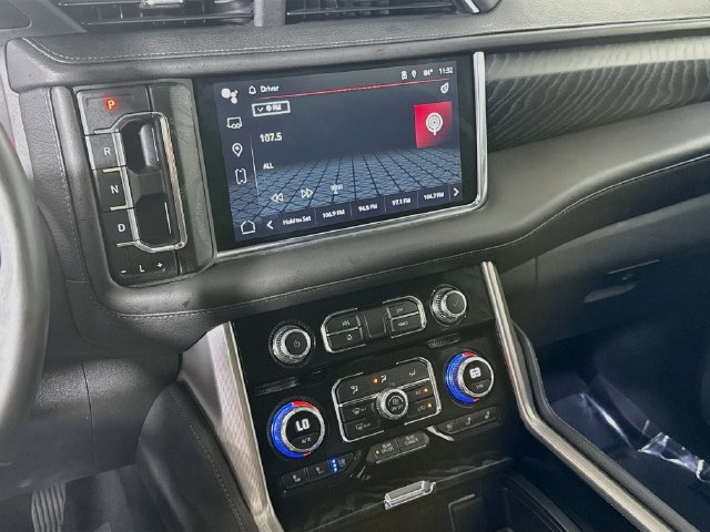 Used 2023 GMC Yukon Denali AWD/4WD image 17