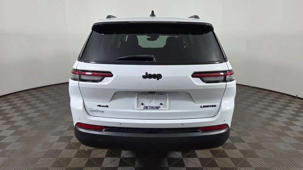 Used 2023 Jeep Grand Cherokee L Limited w/ Black Appearance Package AWD/4WD image 8