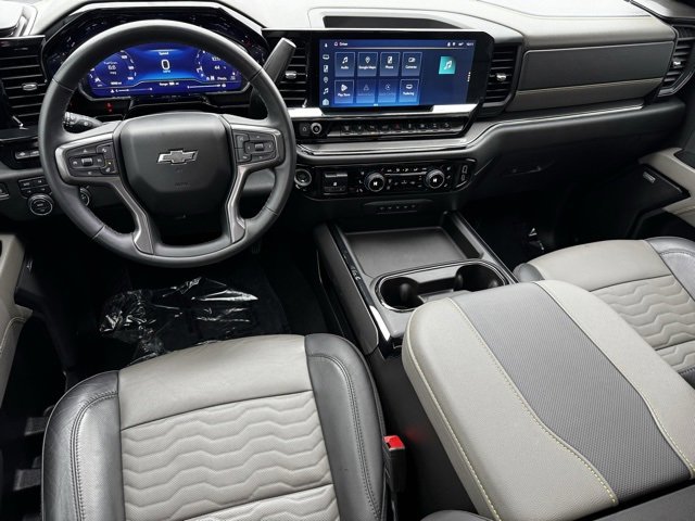 Used 2024 Chevrolet Silverado 2500 ZR2 w/ Technology Package image 9