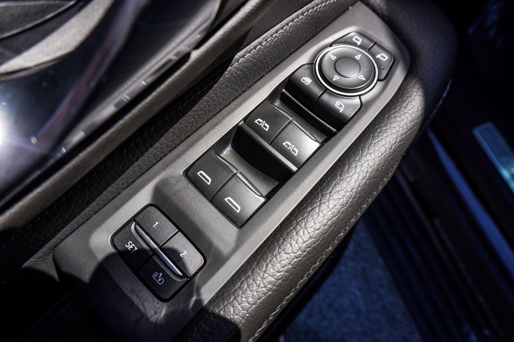 Used 2021 GMC Yukon Denali w/ Denali Premium Package image 20