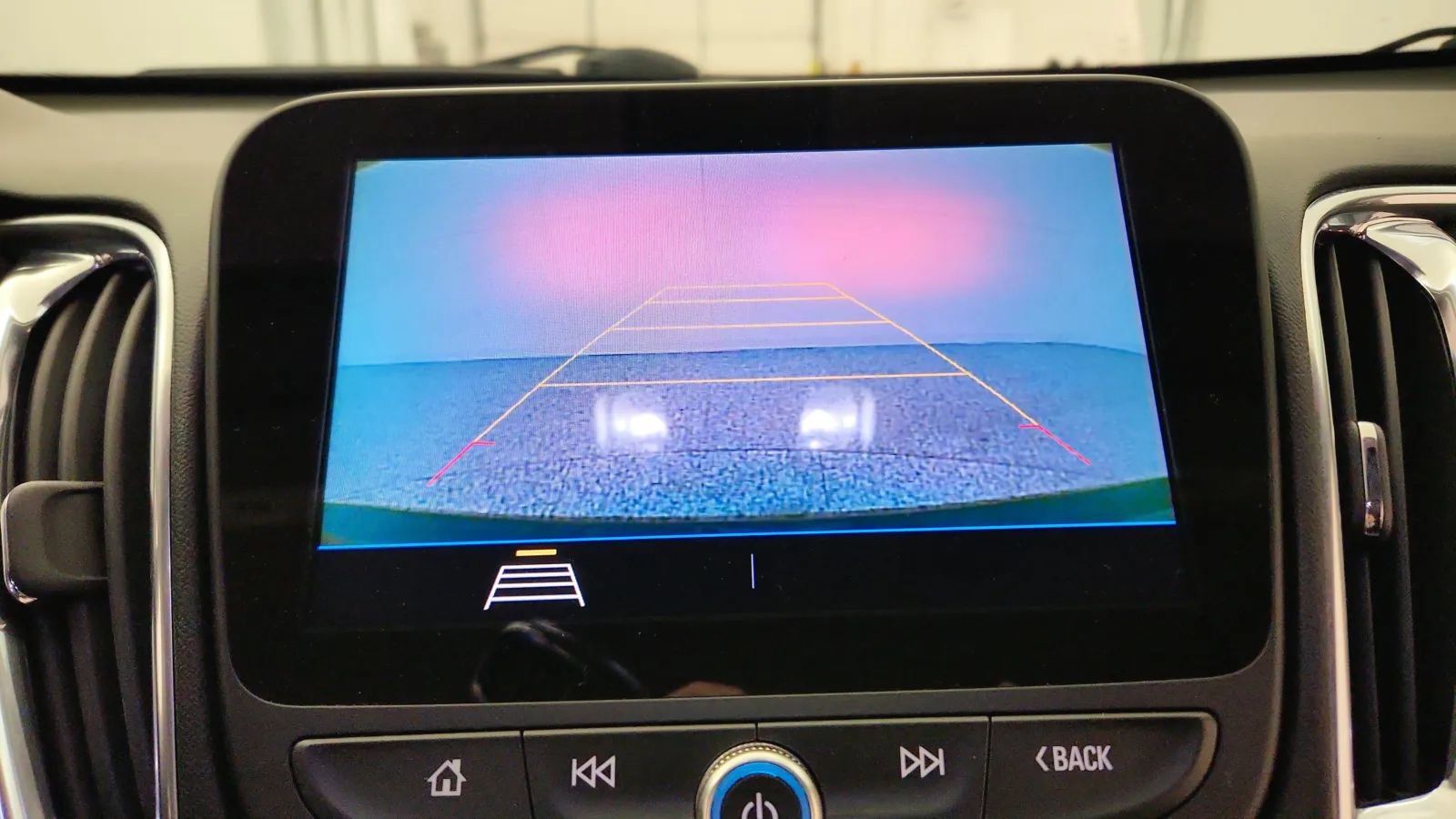 Used 2020 Chevrolet Malibu LT image 27