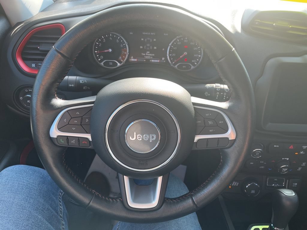 Used 2023 Jeep Renegade Latitude w/ Sun/Sound Group AWD/4WD image 21