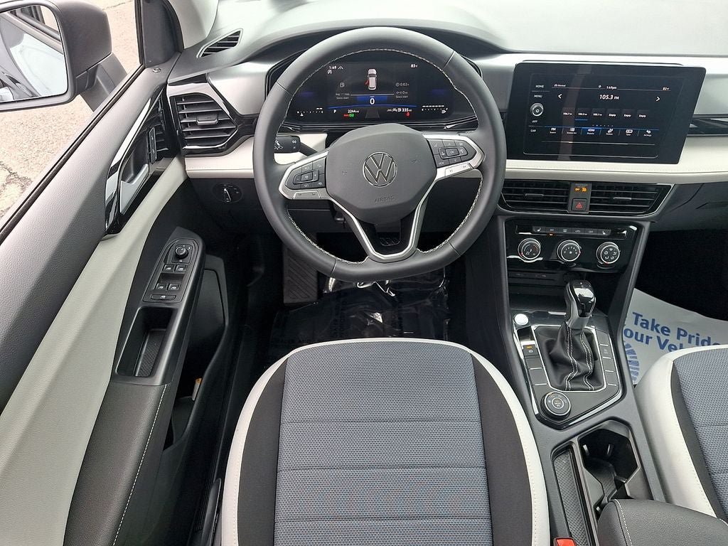 Used 2025 Volkswagen Taos S AWD/4WD image 11