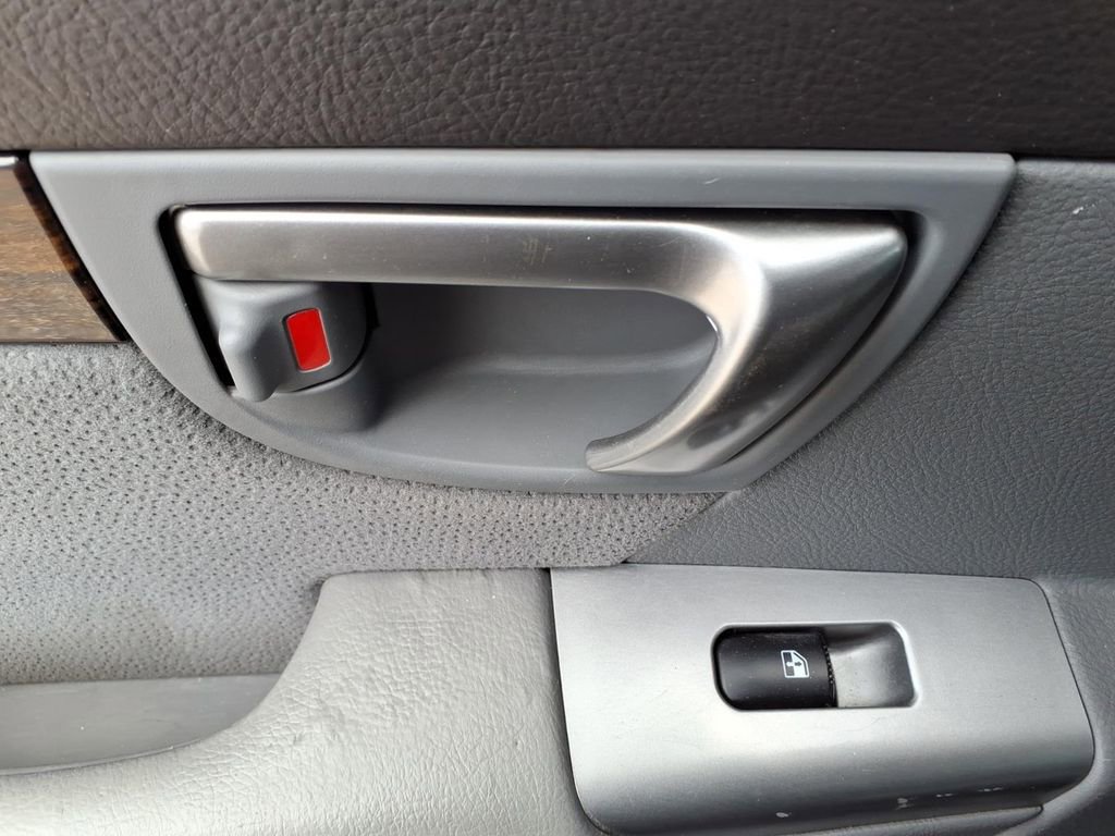 Used 2011 Hyundai Santa Fe SE image 14