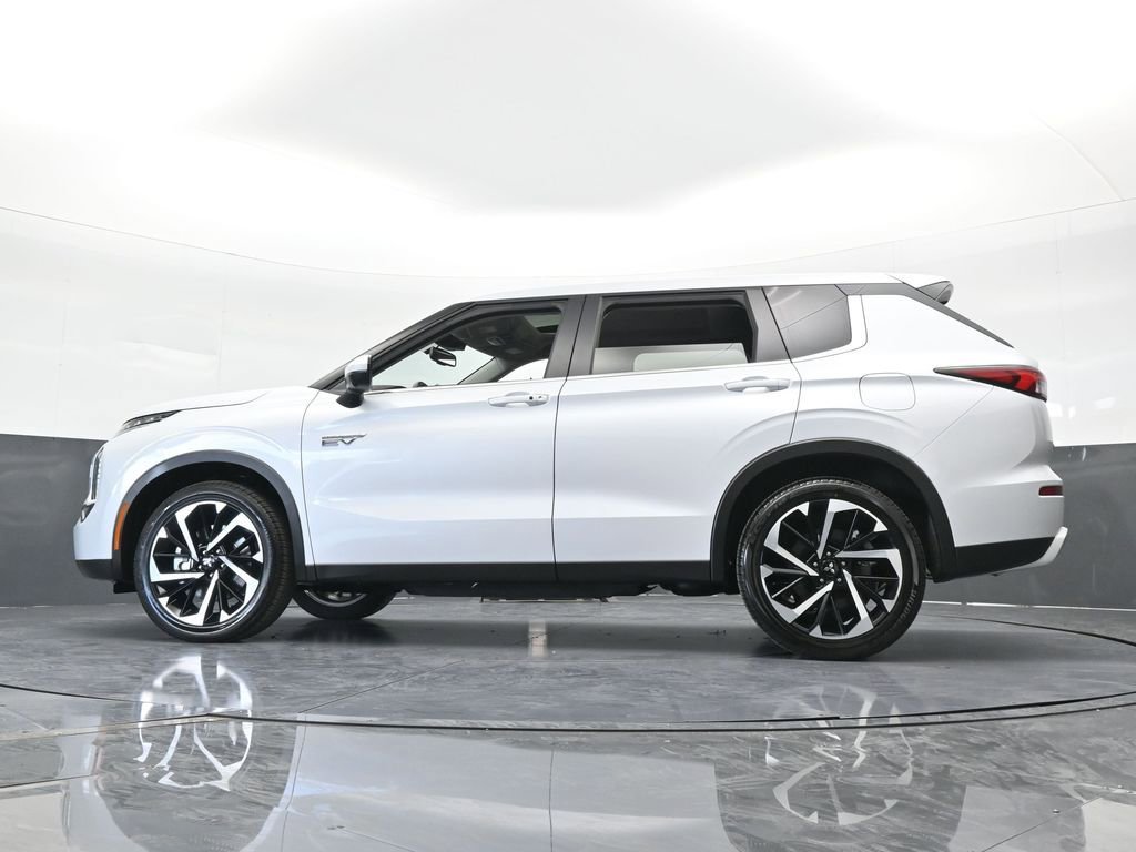 New 2025 Mitsubishi Outlander SE image 57