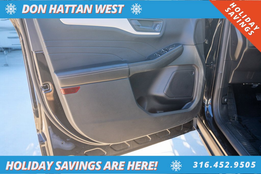 Used 2022 Ford Escape SE w/ Cold Weather Package image 16