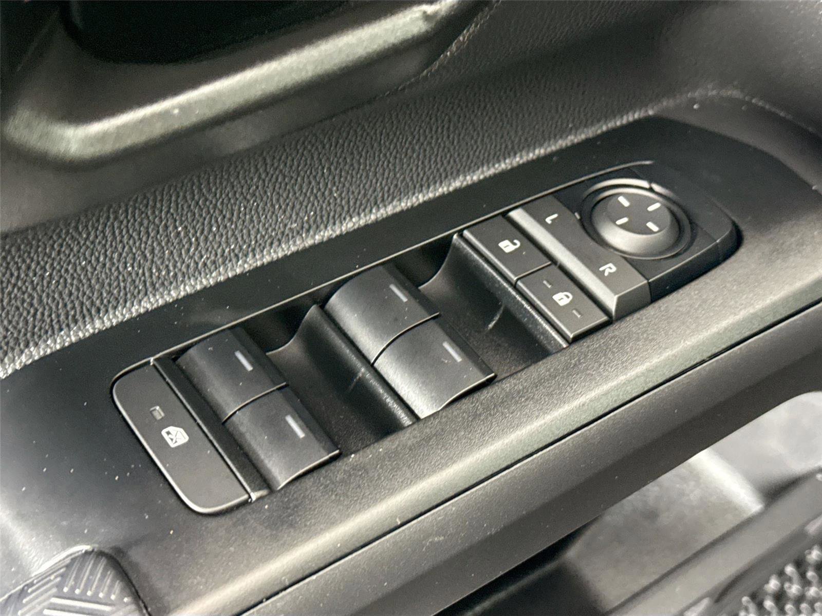 Used 2025 Toyota Tacoma TRD Pro AWD/4WD image 29
