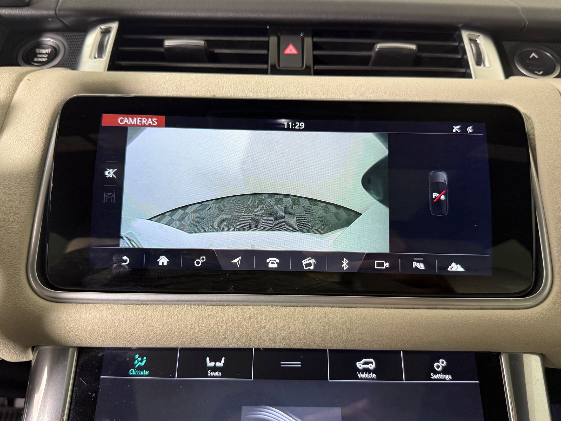 Used 2019 Land Rover Range Rover Sport HSE image 25