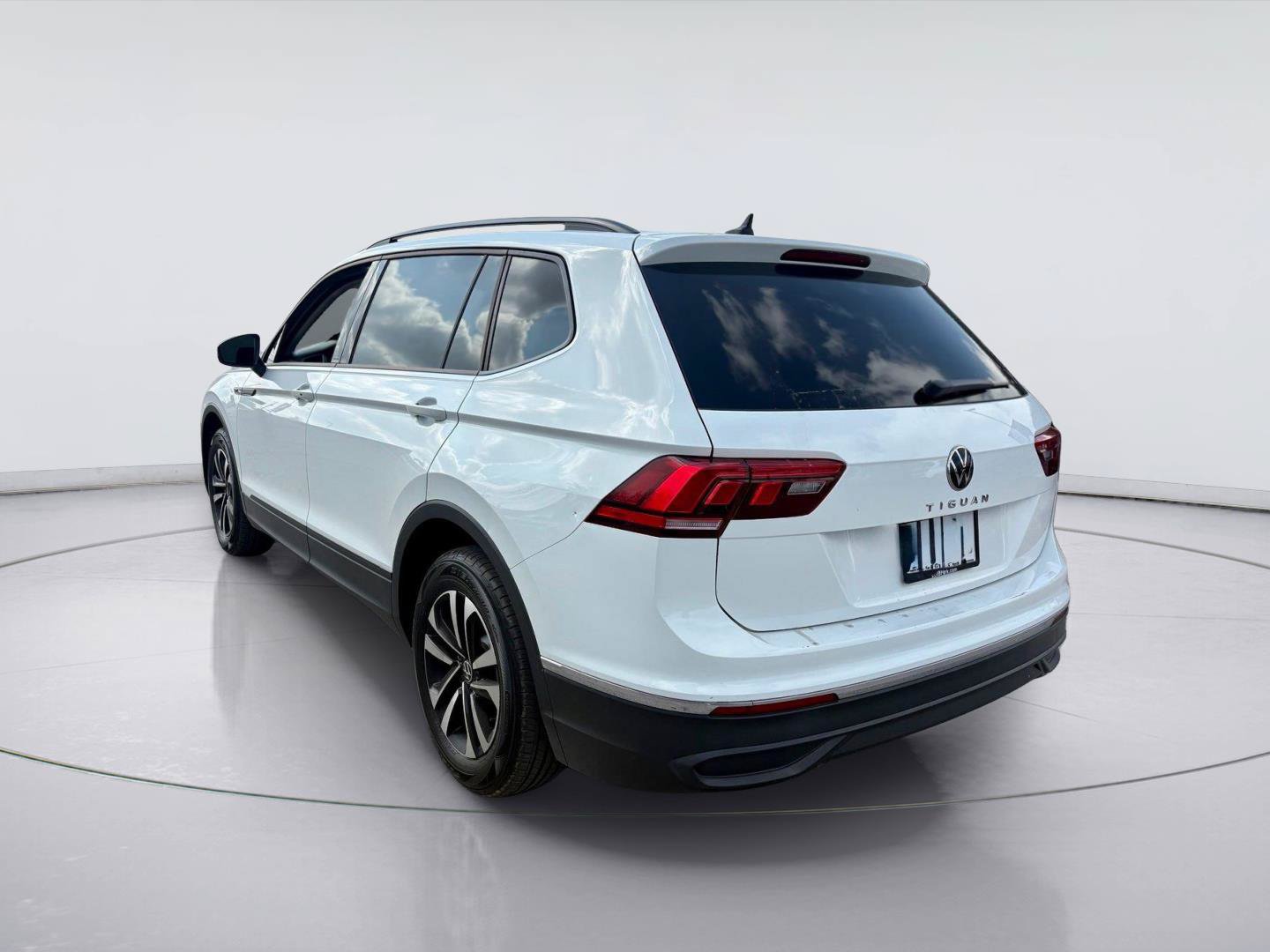 Used 2023 Volkswagen Tiguan S FWD image 7