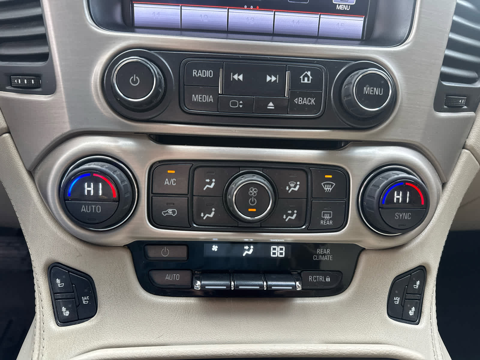 Used 2015 GMC Yukon Denali w/ Touring Package image 12