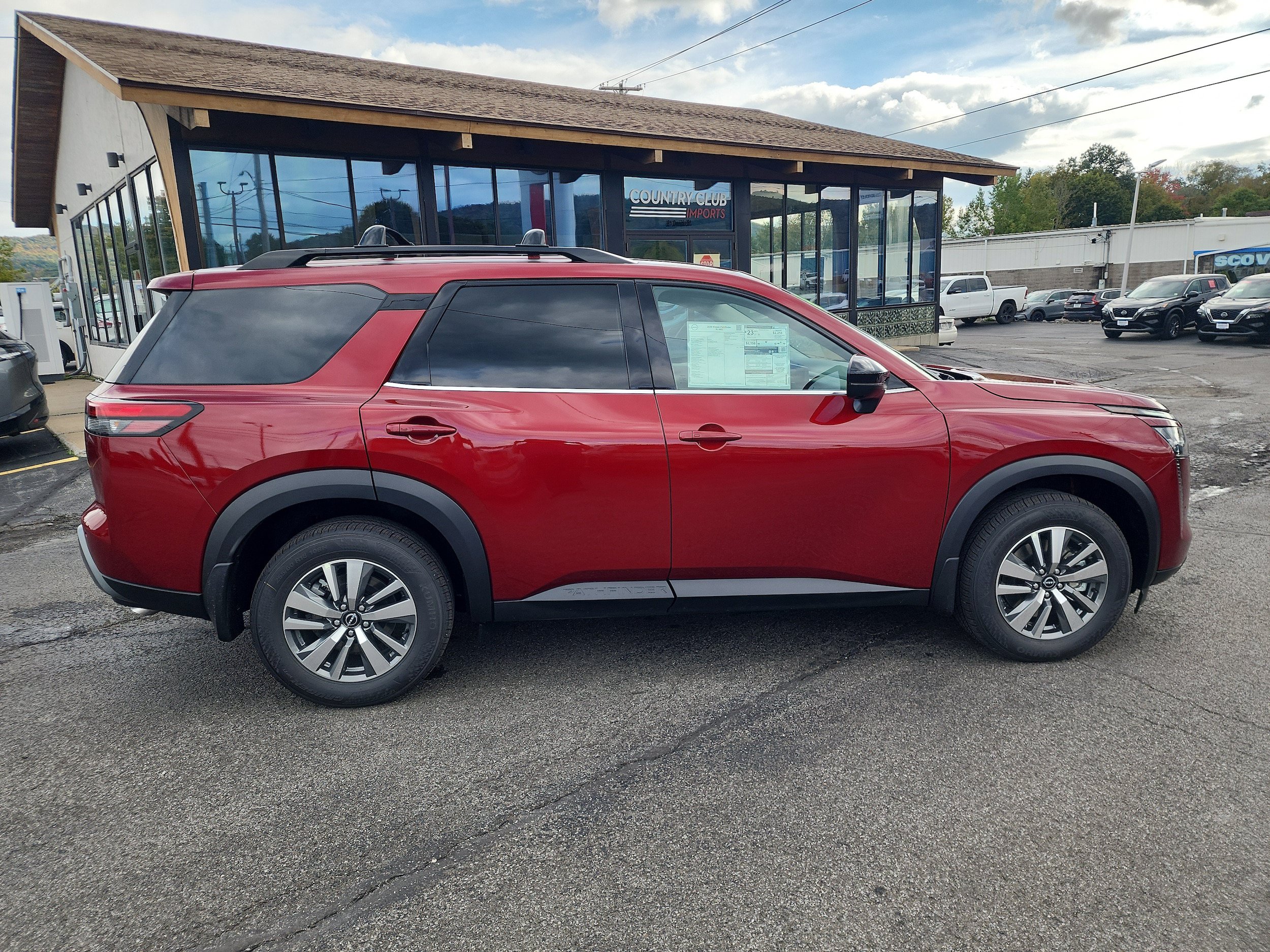 New 2026 Nissan Pathfinder SL AWD/4WD image 9