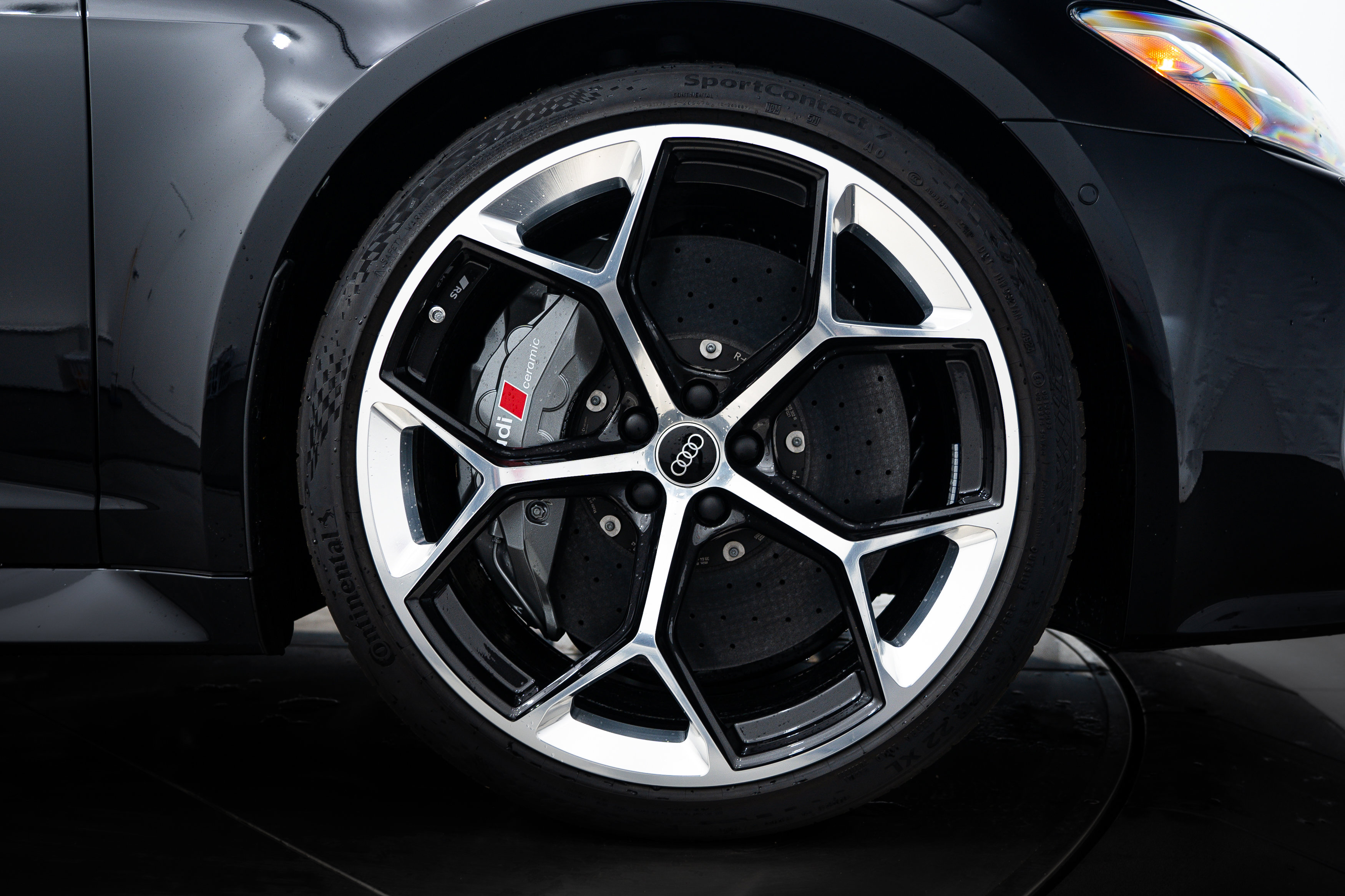 New 2025 Audi RS 6 performance image 21