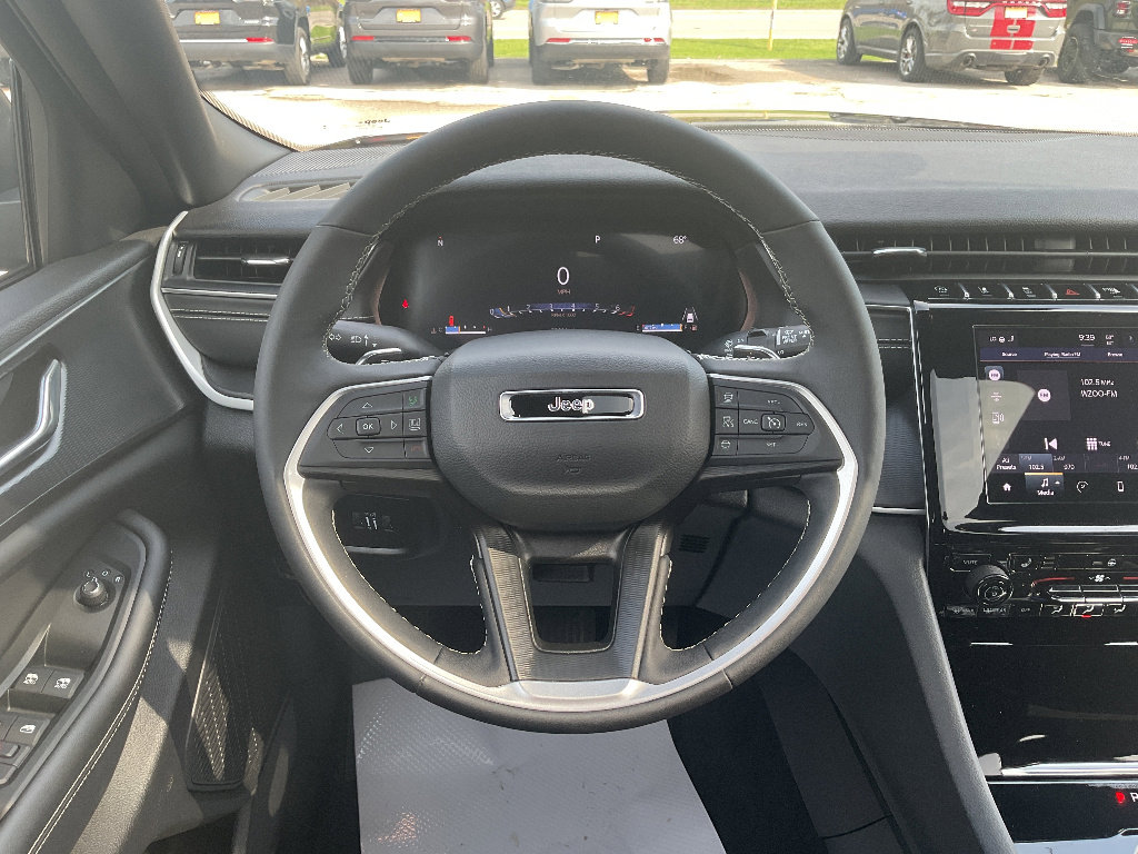 Used 2024 Jeep Grand Cherokee L Laredo w/ Luxury Tech Group I AWD/4WD image 11