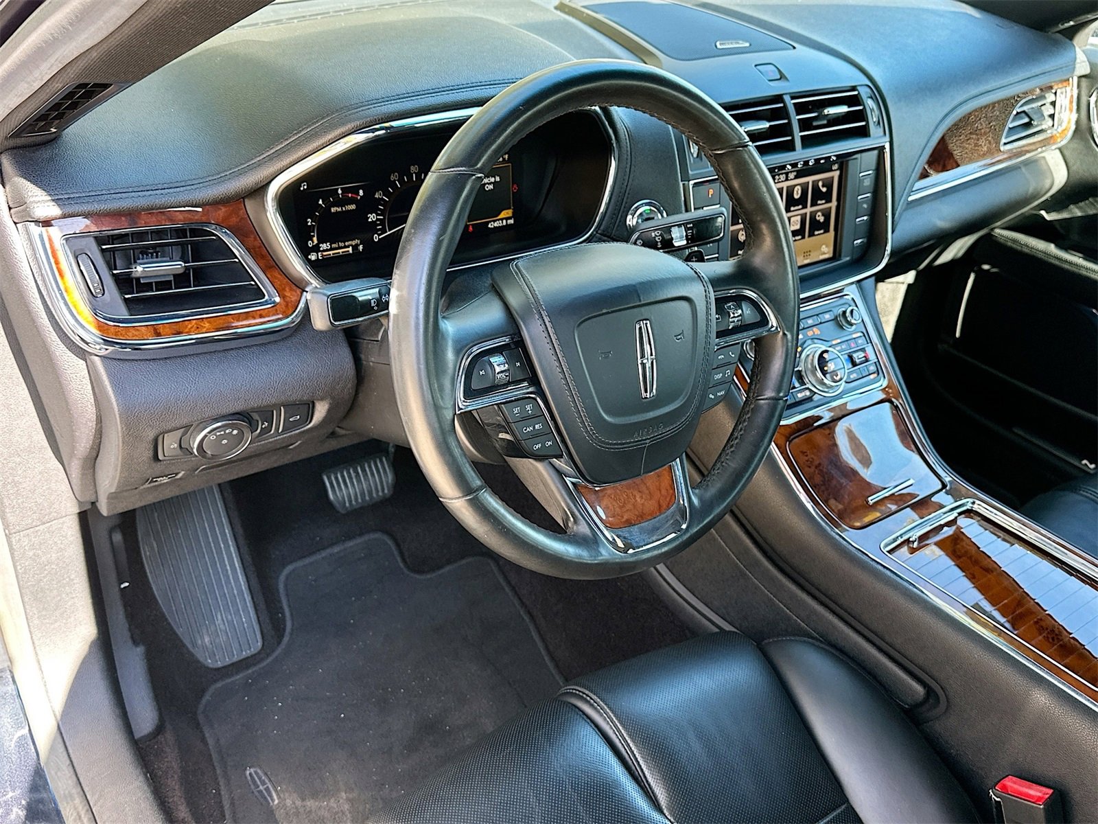 Used 2017 Lincoln Continental Reserve image 9