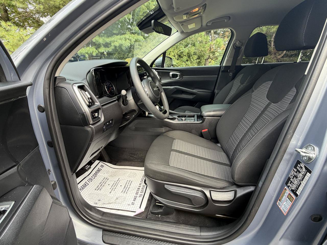 Used 2023 Kia Sorento LX AWD/4WD image 7