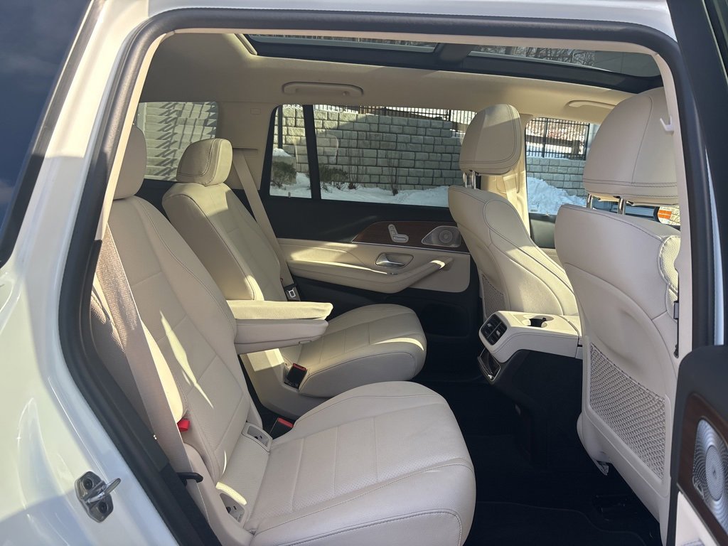 Used 2025 Mercedes-Benz GLS 450 4MATIC image 15